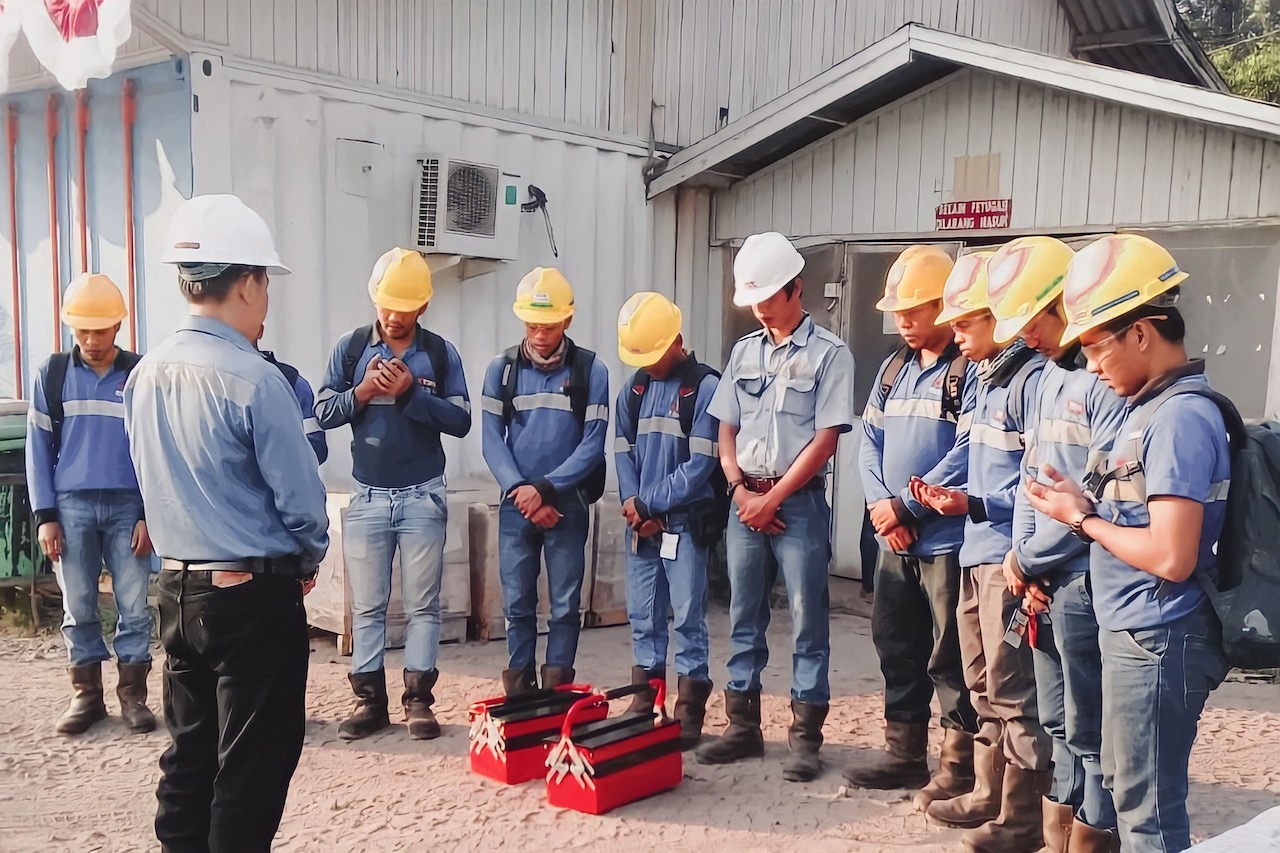 briefing before start to work