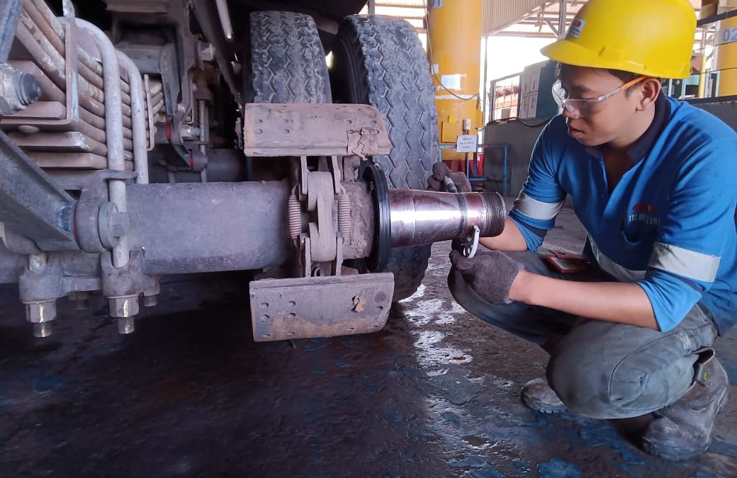 proses penggantian suku cadang pada trailer