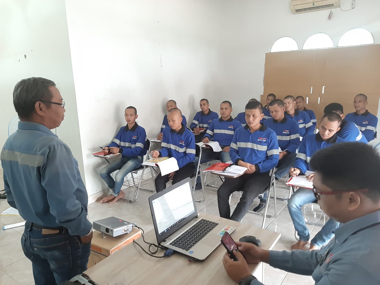 pelatihan keselamatan kerja