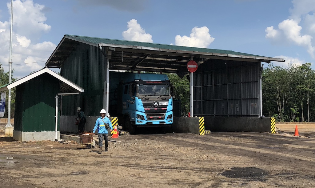 trailer industri biru (Source: TDU)